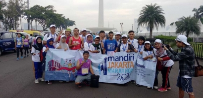 Kompasianers dalam Kemeriahan Mandiri Jakarta Marathon 2017
