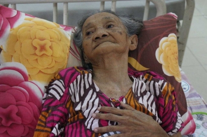 Nenek Ini Kembali Bertemu Keluarga Setelah Puluhan Tahun Berpisah