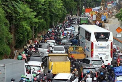 Meningkatkan "Index of Happiness" Warga Jakarta dengan "Ride Sharing"