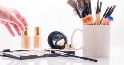 Belajar Makeup Sehat dari Bapak Kosmetik Alamiah, Shu Uemura