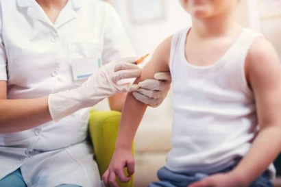 Difteri Mewabah di Antara Kebijakan Imunisasi & Kelompok Antivaksin