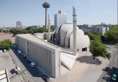 Menatap Indahnya Masjid Sentral Cologne di Jerman