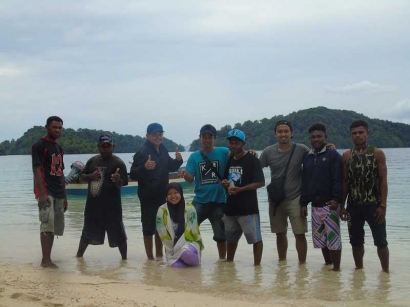 Travel to Remote 1: Perjalanan Jelajah Pulau di Taman Nasional Teluk Cenderawasih