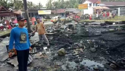 Pasar Amassangan Luwu Utara Hangus Terbakar