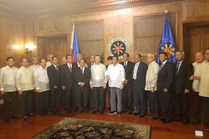 Catatan dari Manila, Sikap Keras Duterte dari Istana yang Sederhana