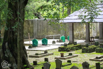Makam Tumenggung Jayengrono di Pulung Merdiko dan Mitosnya