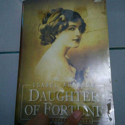 Pertemuan Keberuntungan Dunia Barat dan Timur dalam Novel "Daughter of Fortune"