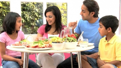Makan Bersama di Rumah Itu Lebih Sehat