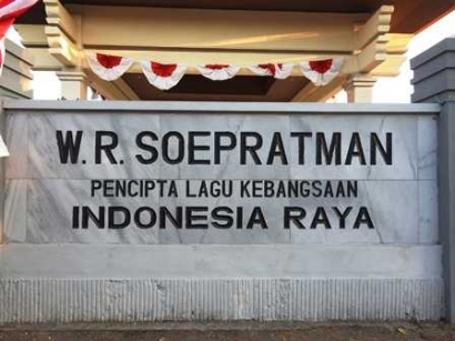 Nyekar ke Makam WR Soepratman di Surabaya
