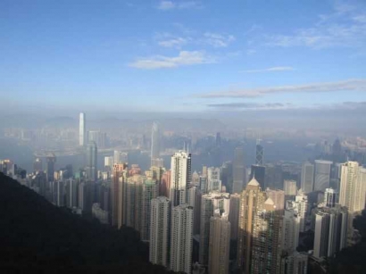 Menikmati Udara Segar dan Panorama Indah Hong Kong dari The Peak
