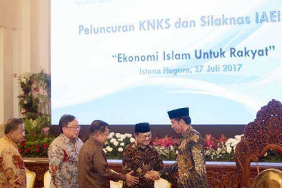 Bersinergi Memecah Stagnasi Perkembangan Keuangan Syariah di Indonesia