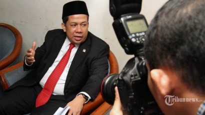 Mengapa Nama Presiden Jokowi Disebut oleh Fahri Hamzah?