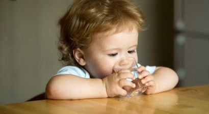 Pentingnya Air Putih untuk Anak