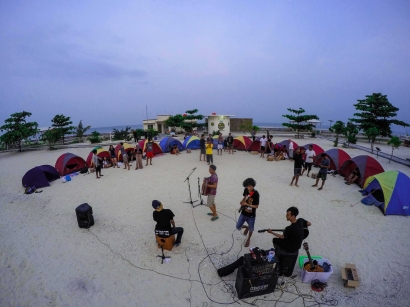 Wajib Camping Seacoustic "Camping Pinggir Pantai yang anti-mainstream"