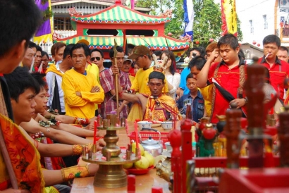 Festival Chue Lak, Jamuan Minum Arak Para Dewa