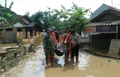 Penyintas Banjir Terima Manfaat Program Donasi Mandiri Amal Insani