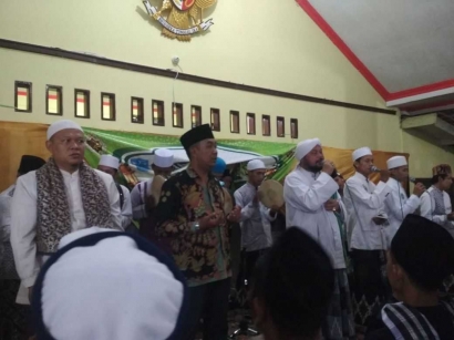 Ansor Kota Banjar Bersholawat bersama Habib Umar di Balai Desa Karyamukti