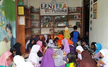 Usung #BacaBukanMaen; TBM Lentera Pustaka Akrabkan Anak dengan Buku