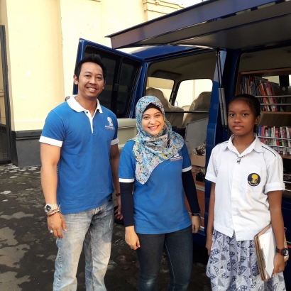 Cara Sekolah Bogor Raya Memancing Minat Baca di "Car Free Day"