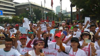 Relawan Jokowi Mengumpulkan Jutaan KTP untuk Apa?