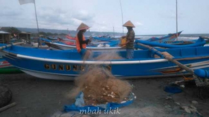 Nelayan Tangguh di Pantai Depok, Bantul Jogjakarta