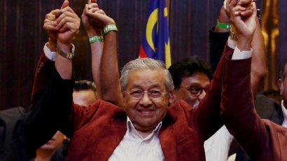 Mahathir, Mega Korupsi dan "Saving Malaysia"