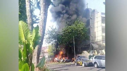 Teror Bom Kembar Tiga di Surabaya