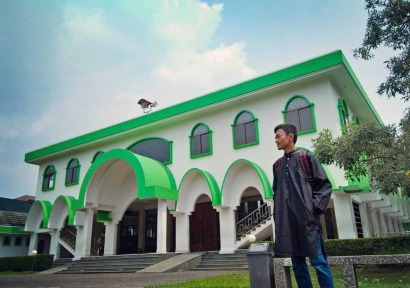 Peran Masjid dalam Pembentuk Karakter Mahasiswa