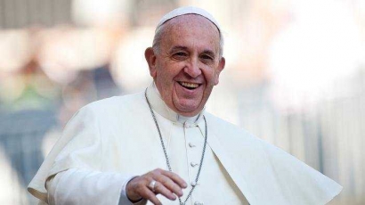 Paus Fransiskus Bicara tentang Berita Palsu