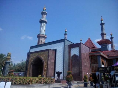 Masjid-masjid Ini Tak Hanya Indah tapi Juga Punya Cerita
