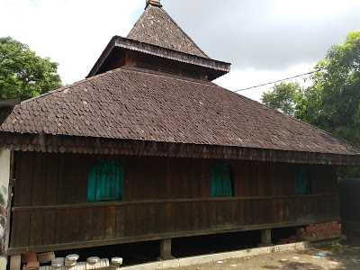 Menjelajah Masjid Tertua di Indramayu