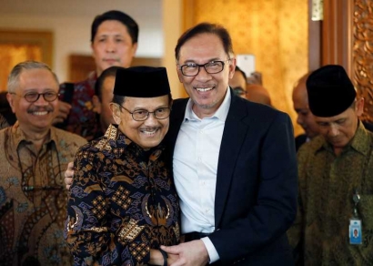 Ada "Perbaba" di Pertemuan Habibie dan Anwar Ibrahim?