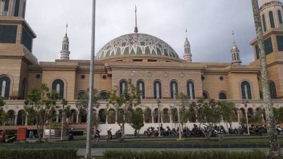 Beribadah Sekaligus Menikmati Indahnya Masjid Islamic Center Samarinda