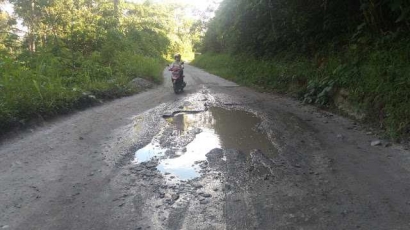518 Titik Rusak Jalan Provinsi di Kabupaten Sigi Sulawesi Tengah