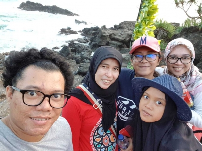 Berlibur bersama Keluarga di Pantai Menganti dan Goa Jatijajar, Kebumen