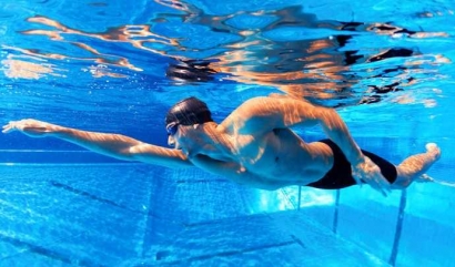 Belajar Berenang di Usia Tua, Apakah Masih Bisa?