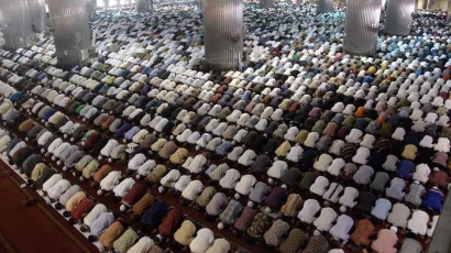 Membangun Persatuan Umat lewat Masjid