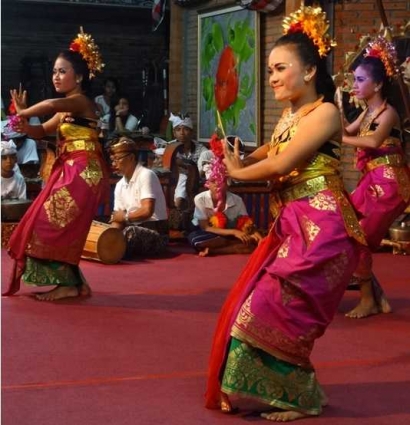 "Selamat Datang" Bali dan Tarian Sekar Jagat