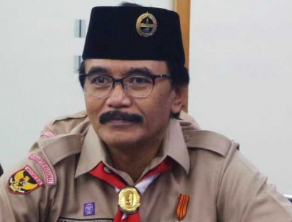Pak Jokowi Tolong Damaikan Adhyaksa Dault dan Imam Nahrawi