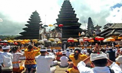 Disorientasi Manusia Bali-Dari Karakter Teosofistik ke Mentalitas Libidosofistik