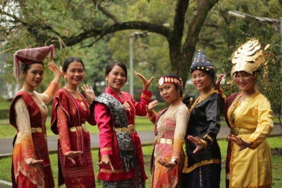 Angkat Tema "Harmony In Diversity",  Mahasiswa ITB Kenalkan Budaya Indonesia ke Mata Internasional