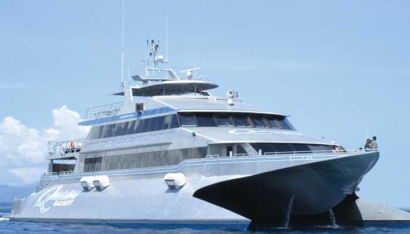 Nikmati Keindahan Pulau Nusa Penida dengan Kapal Pesiar Quicksilver Cruises