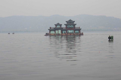 Indahnya Danau Barat di Kota Hangzhou, Tuan Rumah Asian Games 2022