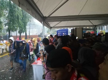 Semangat Peserta Nonton Bareng Penutupan Asian Games Tak Surut Meski Hujan