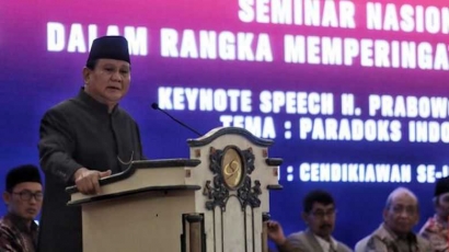 Mantan Rektor se-Indonesia Takjub Bedah Buku Paradoks Indonesia Karya Prabowo