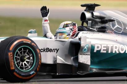 Hamilton Taklukkan Ferrari di Monza