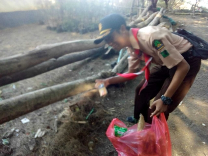 Aksi World Cleanup Day 2018 Saka Wanabakti KPH Banyuwangi Utara Tuai Apresiasi Warga