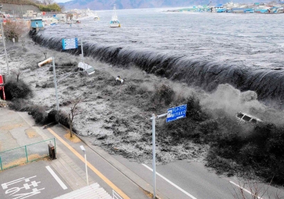 Mitigasi Tsunami, Peringatan Dini vs Relokasi
