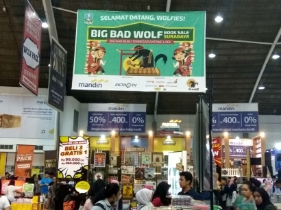 Rezeki Nomplok dari Big Bad Wolf Books Sale Surabaya dan Oleh-olehnya