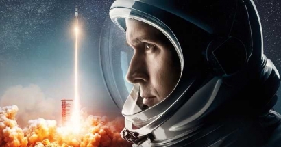 "First Man", Drama Pertentangan Batin Neil Armstrong Jelang Menapak Bulan